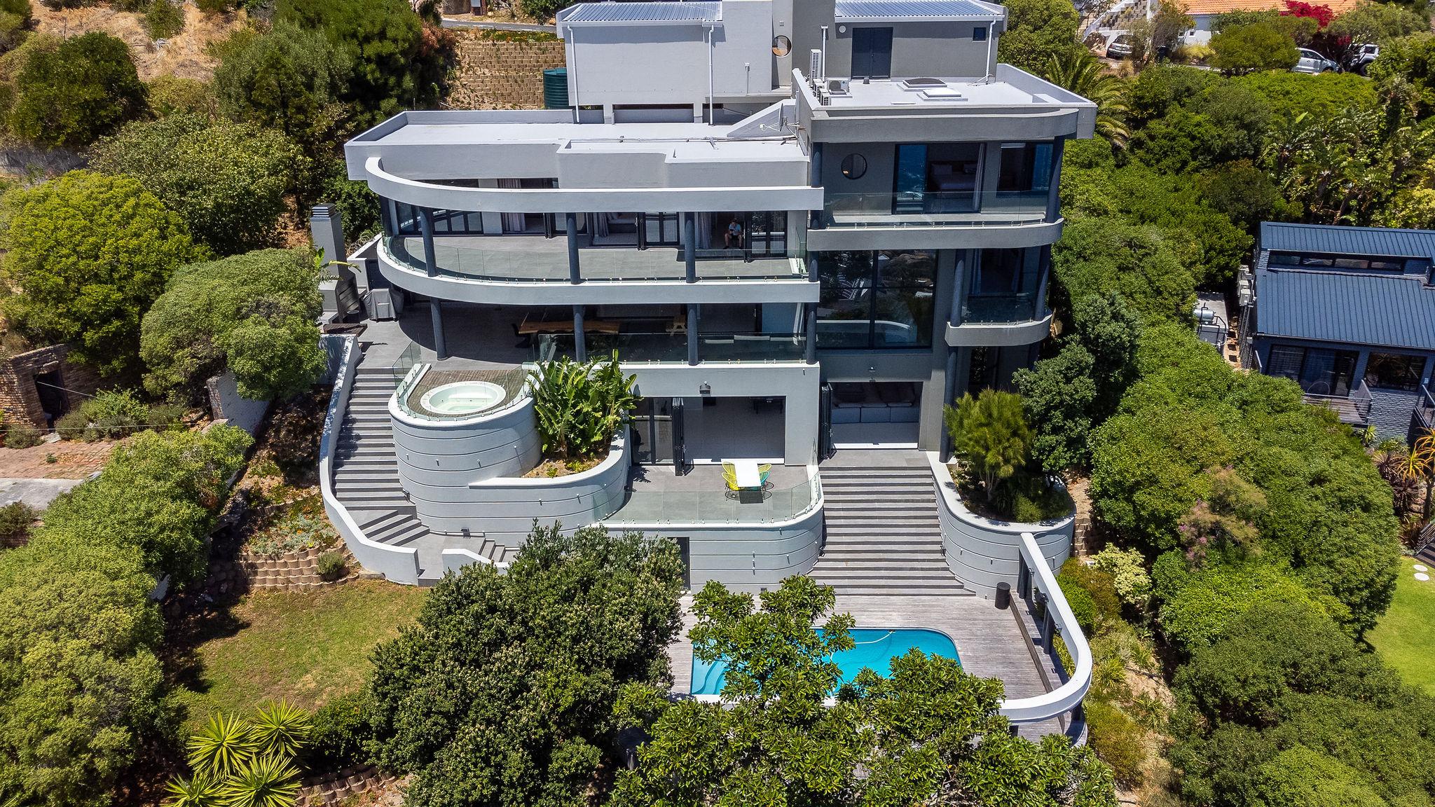 7 Bedroom Property for Sale in Llandudno Western Cape